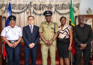 Taiwanese Ambassador Presents to the Security Forces United Club and National Intervention Team