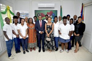 Prime Minister Drew Holds Meeting with Kittitian and Nevisian Students in Cuba