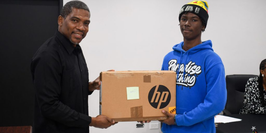 Prime Minister Launches Full Implementation of Cybersecurity Training Program with Laptop Distribution to Trainees